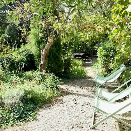 Chez Providence Chambres Et Table D'Hotes Bed & Breakfast