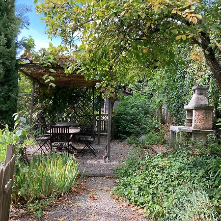 Chez Providence Chambres Et Table D'Hotes Bed & Breakfast *