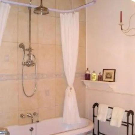 Chez Providence D'hotes Bed and Breakfast 3*
